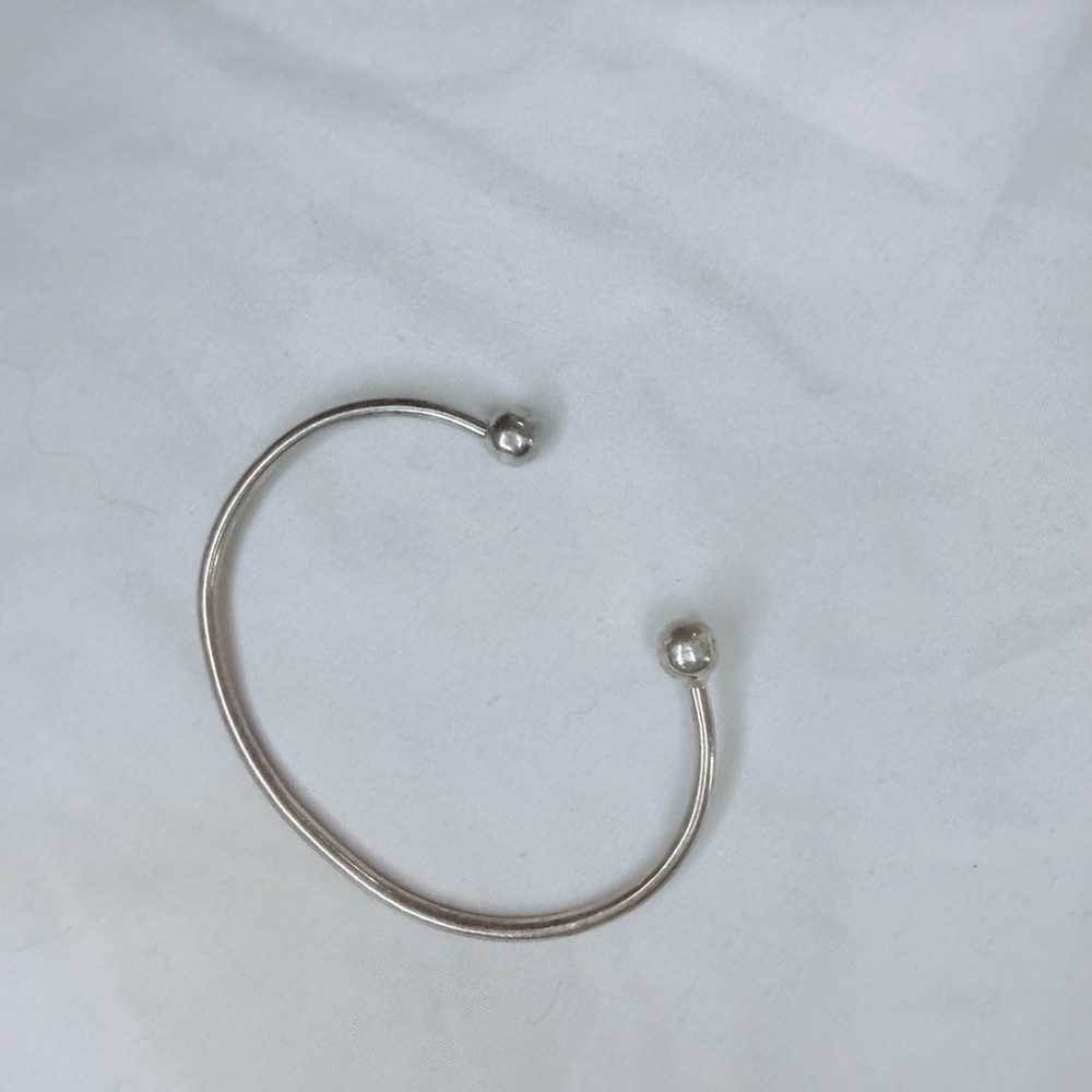 Elegant Silver Women's Bracelet